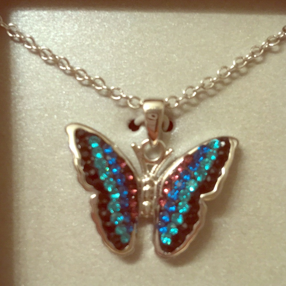 NWT 🦋 FINE SILVER BLUE CRYSTAL BUTTERFLY NECKLACE - Picture 2 of 6